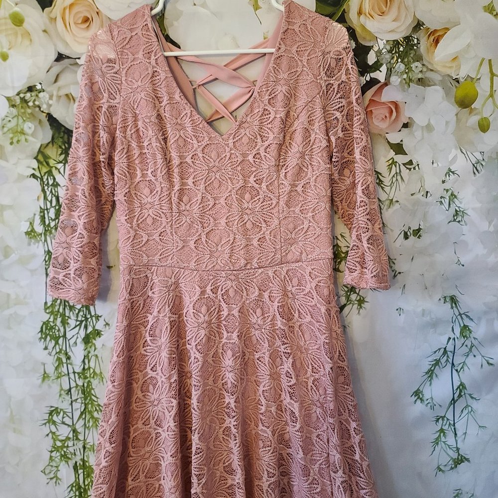IN San Francisco Pink lace dress